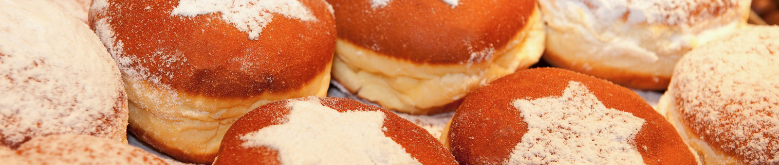     Find the recipe for the Austrian Carnival Doughnuts here 